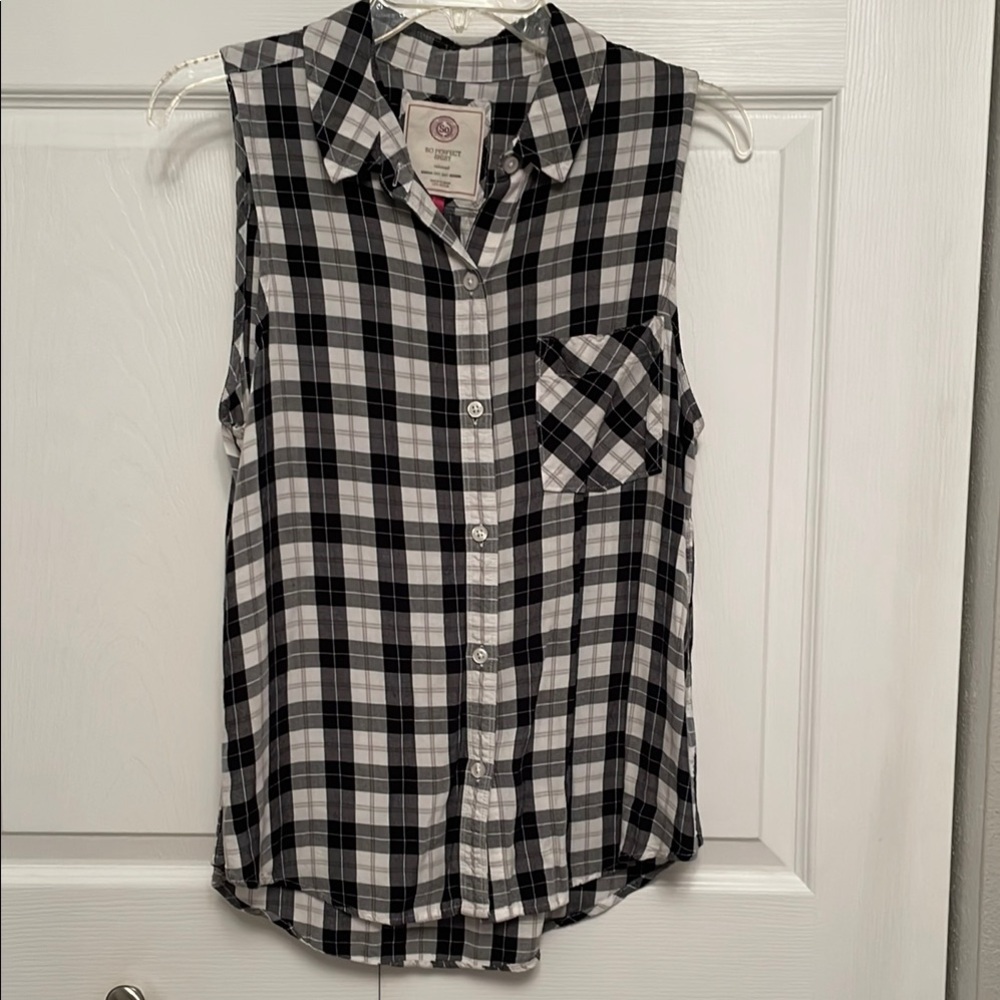 🌷SO Perfect Shirt Plaid Sleeveless Button Down Shirt Top Large
